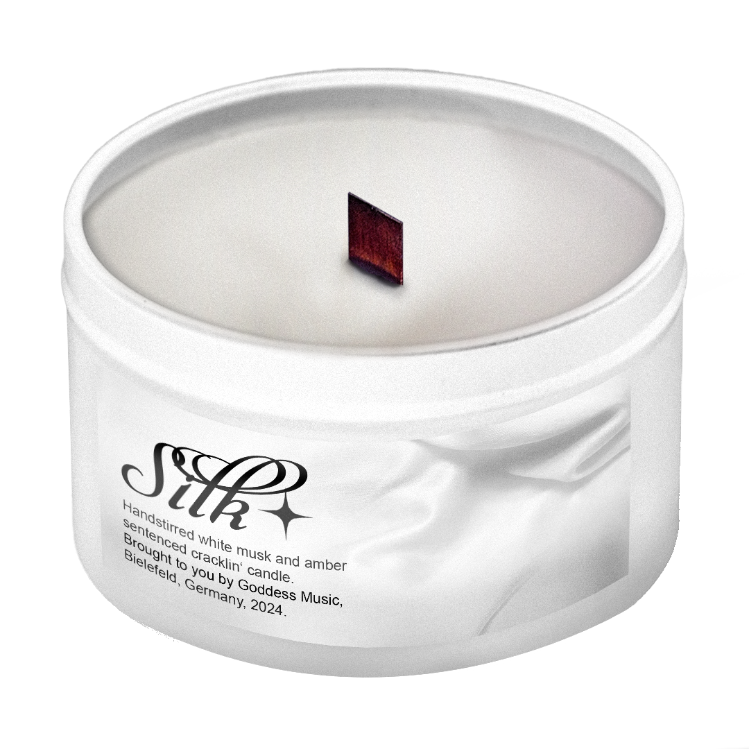 "Silk" cracklin' candle